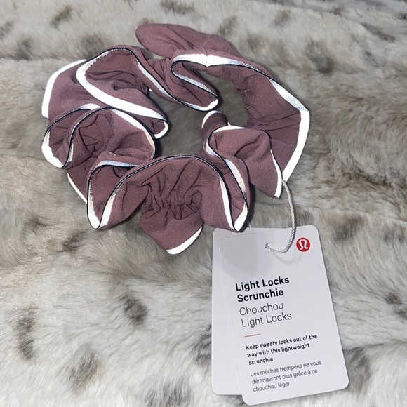 NWT LULULEMON Light Locks Scrunchie - Picture 4 of 16